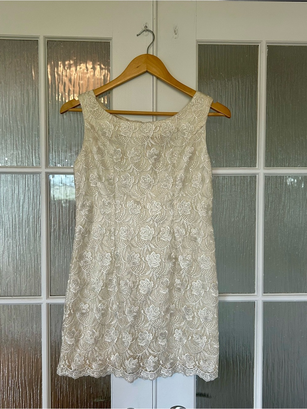 🤍 Vintage Lace Sleeveless Sheath Dress
